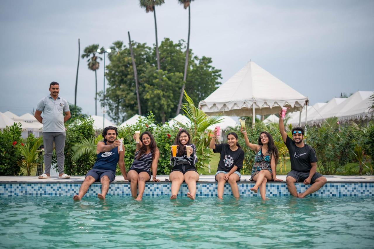Unity Holiday Tent City Kevadia Bagian luar foto