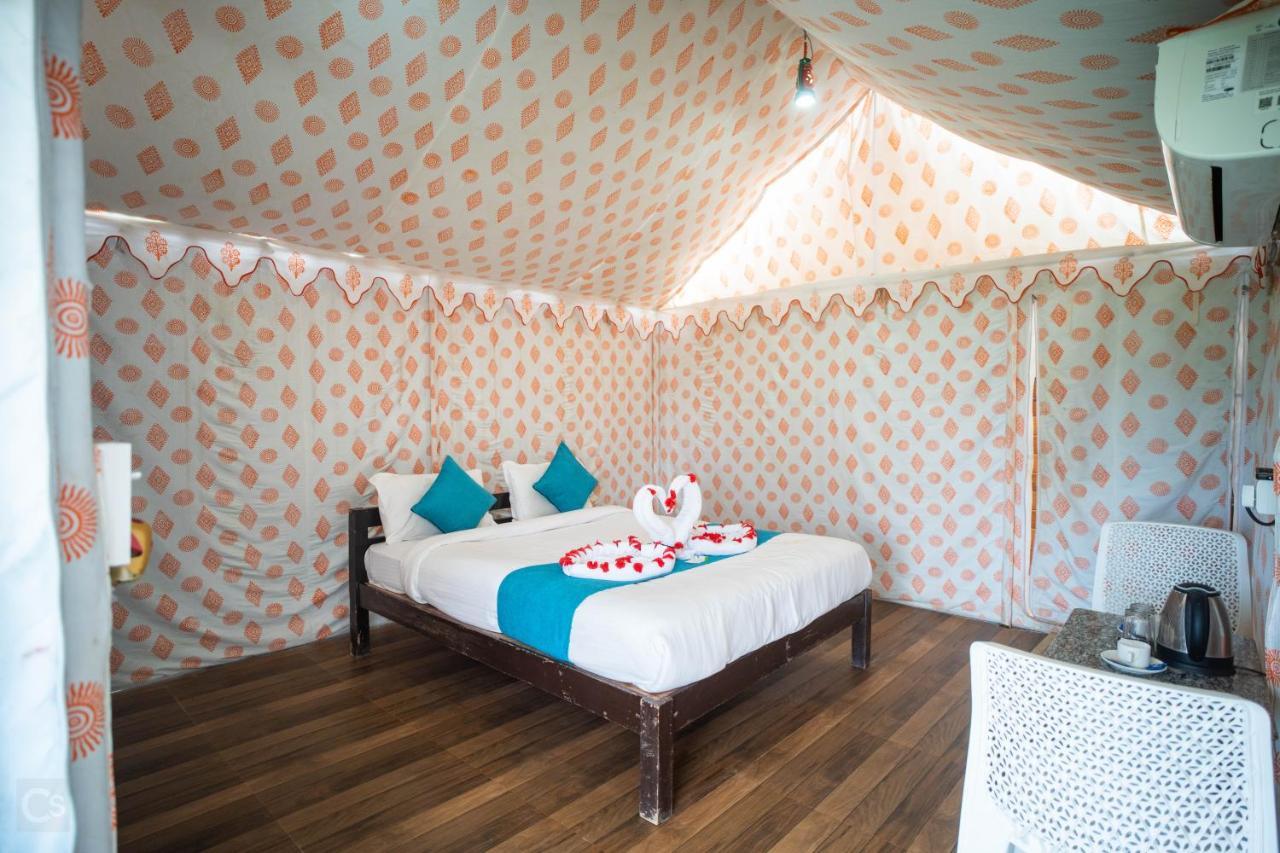 Unity Holiday Tent City Kevadia Bagian luar foto