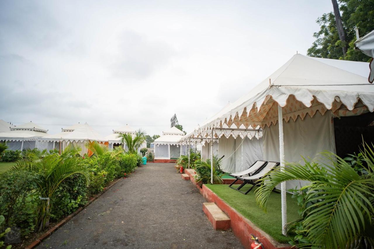 Unity Holiday Tent City Kevadia Bagian luar foto