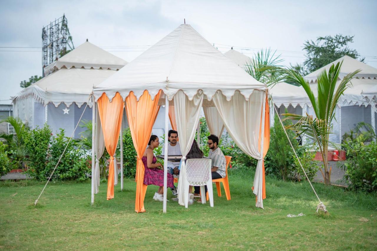 Unity Holiday Tent City Kevadia Bagian luar foto